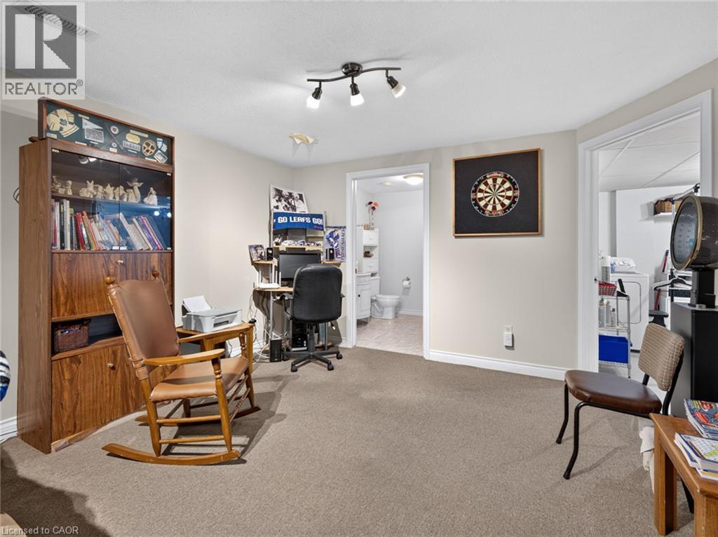 133 Leaside Drive — photo 25