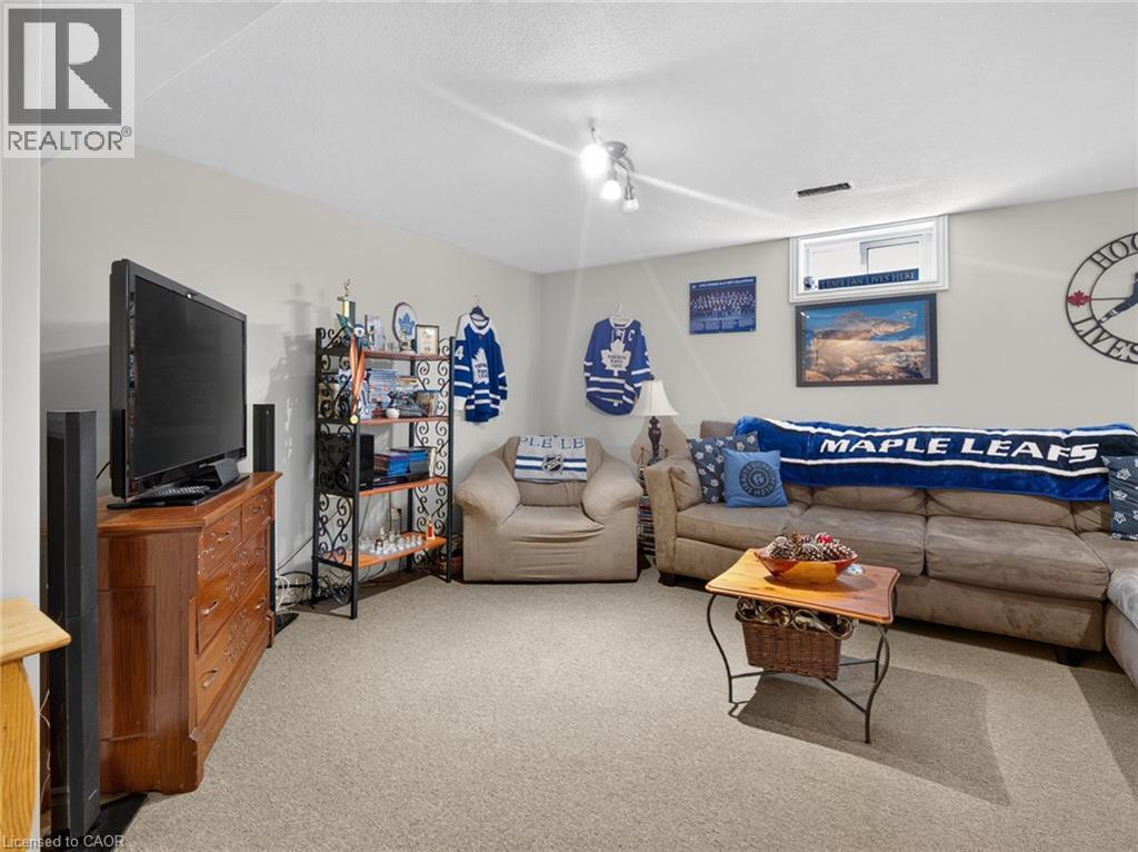 133 Leaside Drive — photo 27