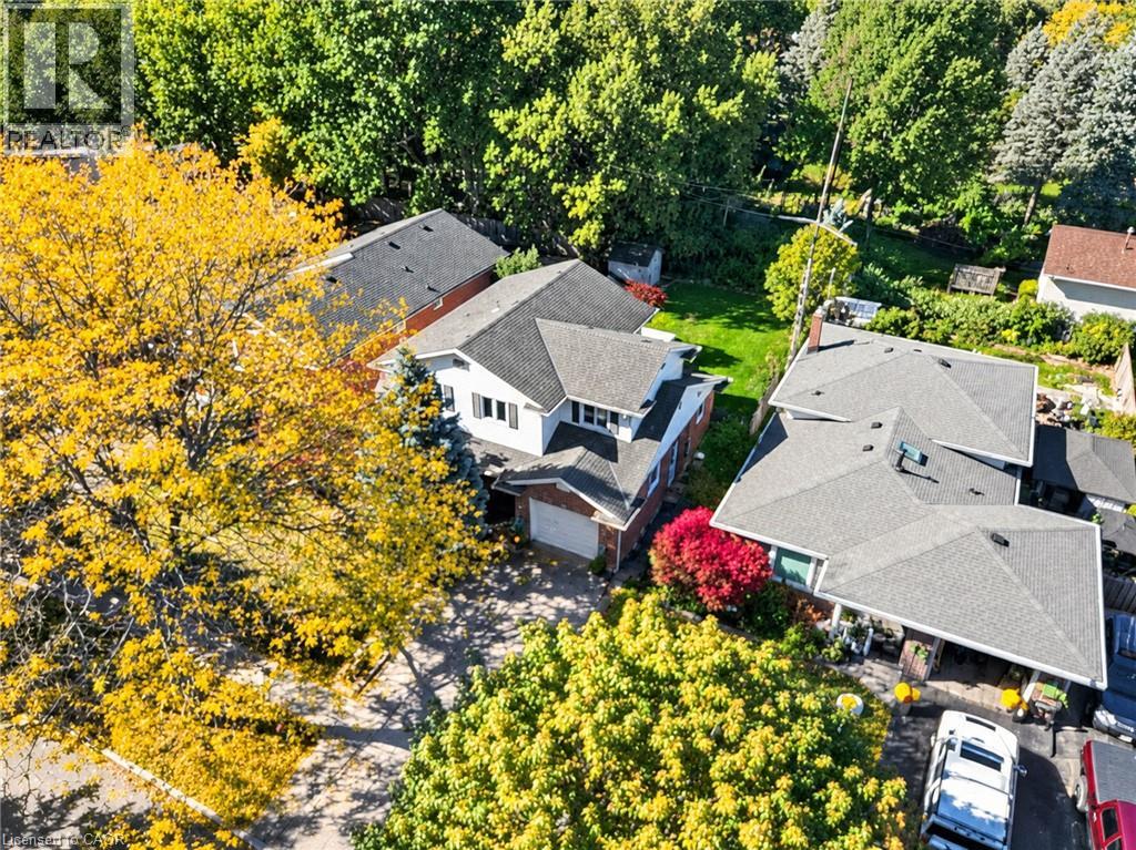 133 Leaside Drive — photo 38