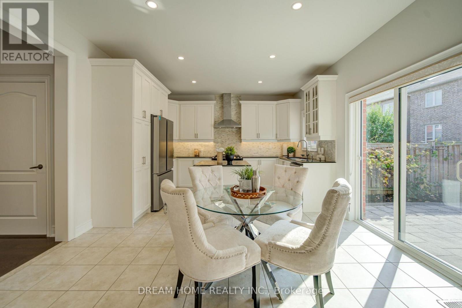 36 EVERETT STREET - 17