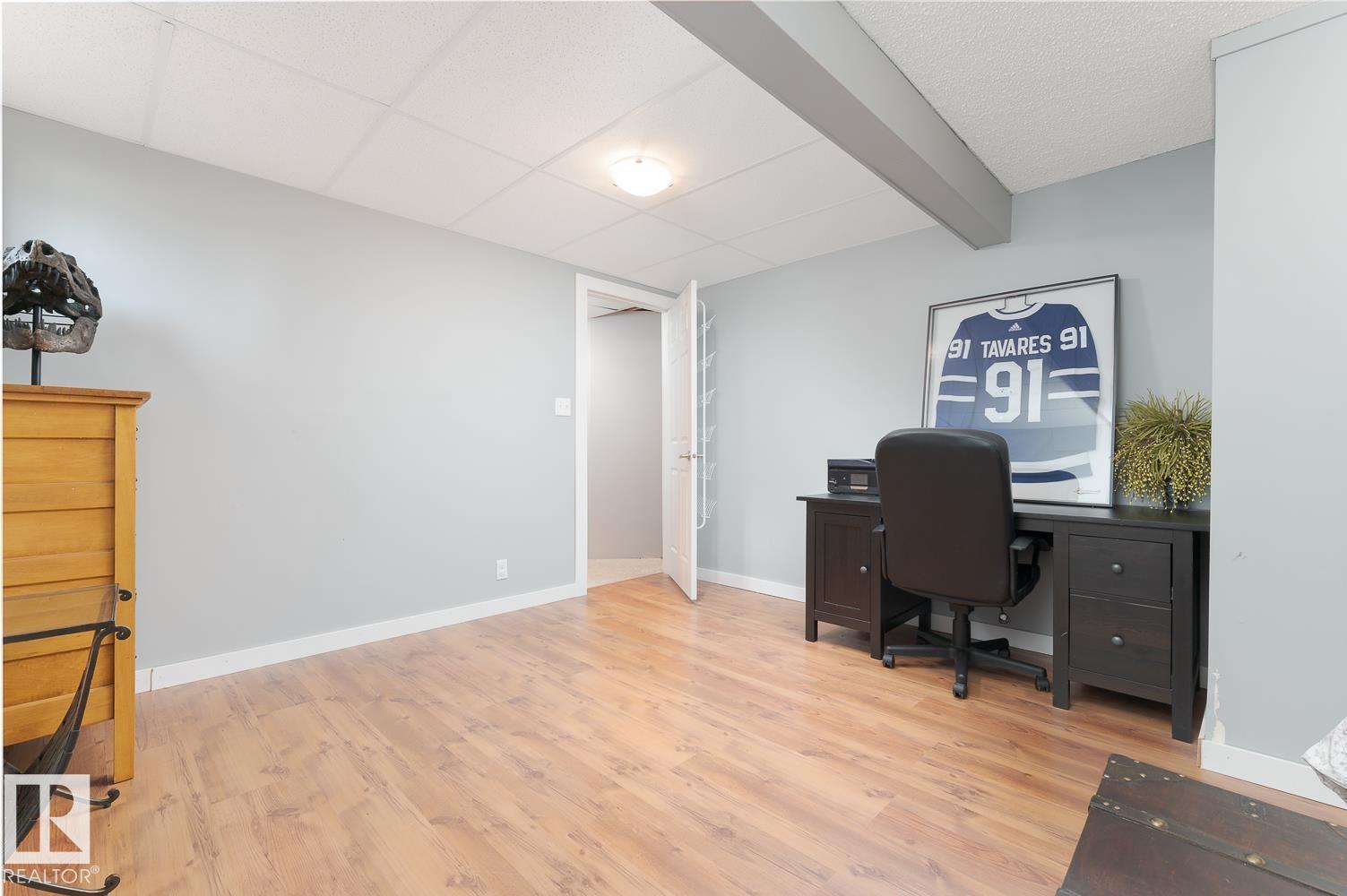 10 Marlboro Place, photo 33