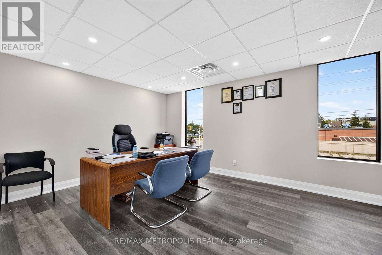 551 York Street — photo 16