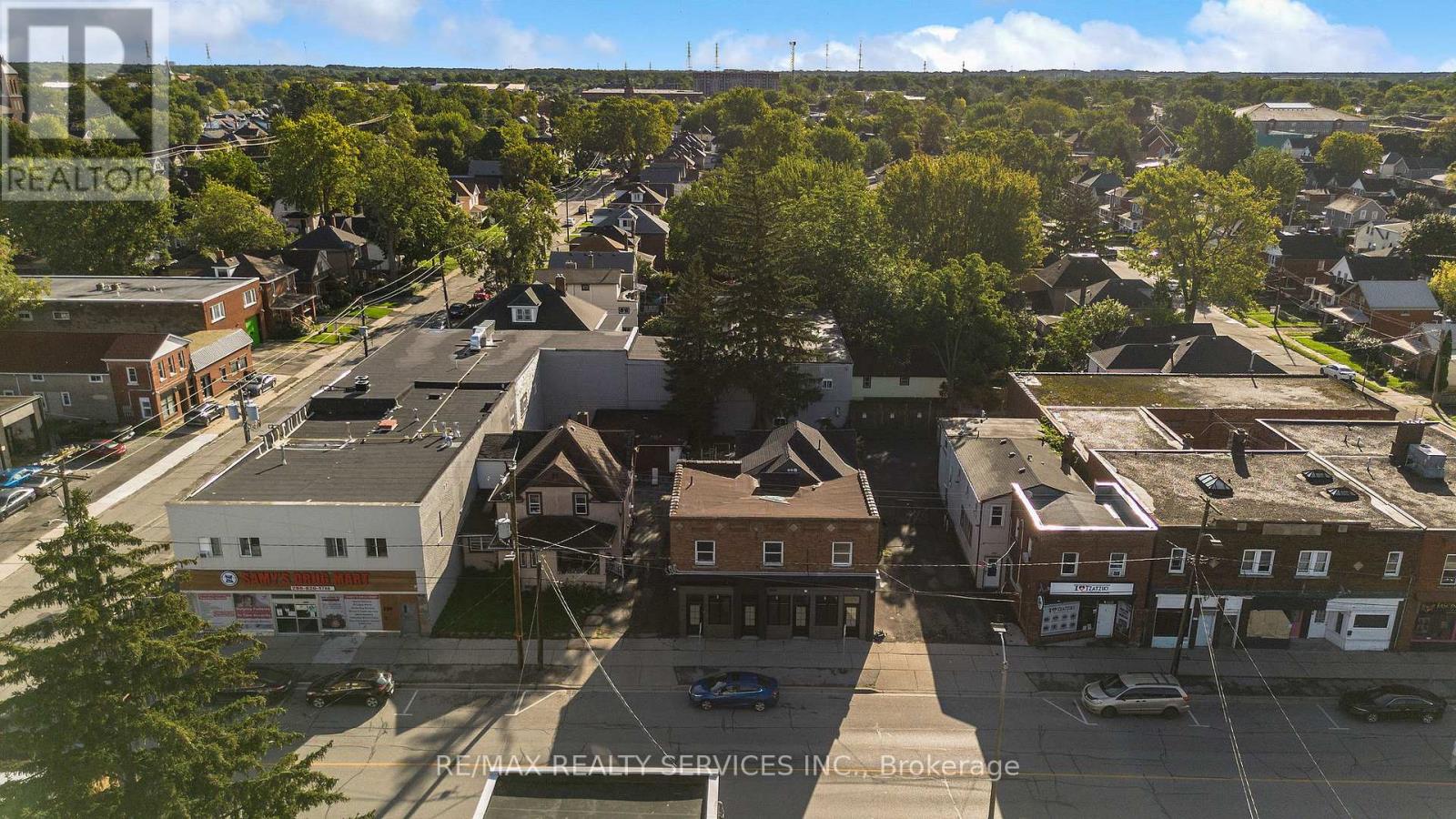 260 King Street — photo 17