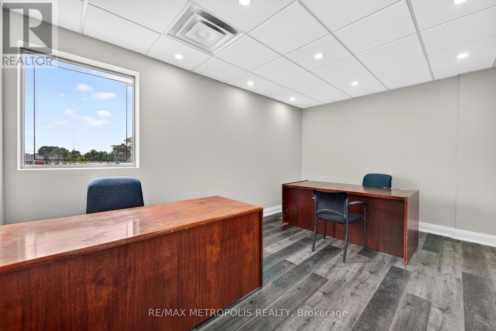 551 York Street — photo 13