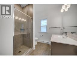 597 Eckhardt Avenue E, Penticton, BC V2A2A1 Photo 29