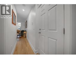 Bedroom - 597 Eckhardt Avenue E, Penticton, BC V2A2A1 Photo 8