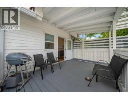 Living room - 597 Eckhardt Avenue E, Penticton, BC V2A2A1 Photo 13