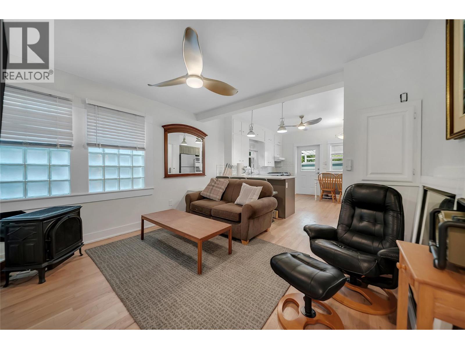 597 Eckhardt Avenue E - 2