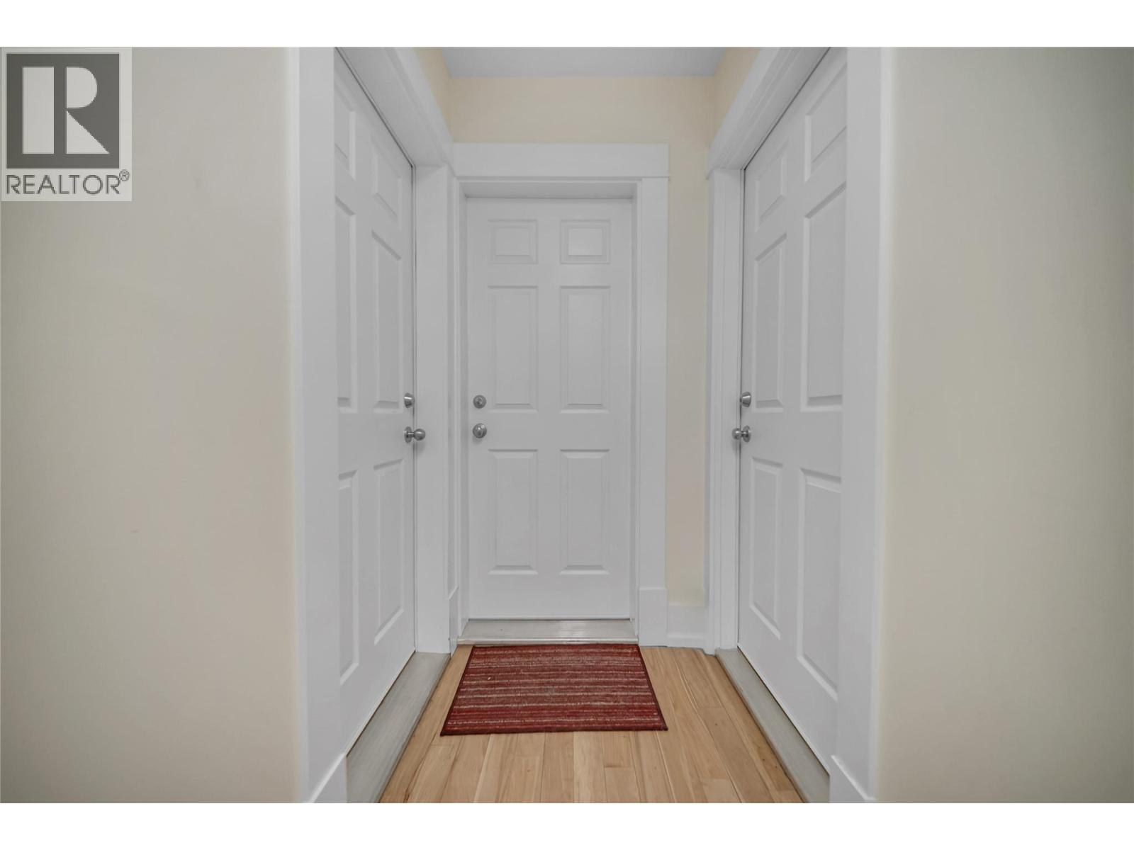 597 Eckhardt Avenue E - 7