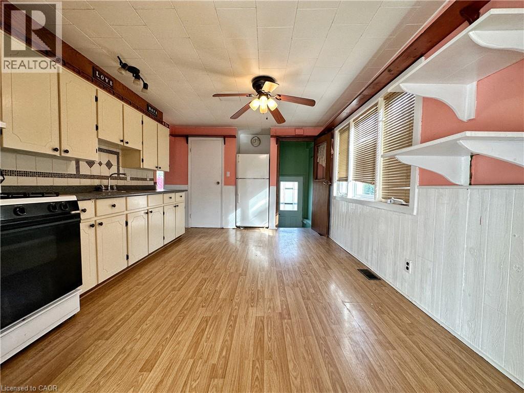 49 RIDGE Road E, Grimsby — photo 11