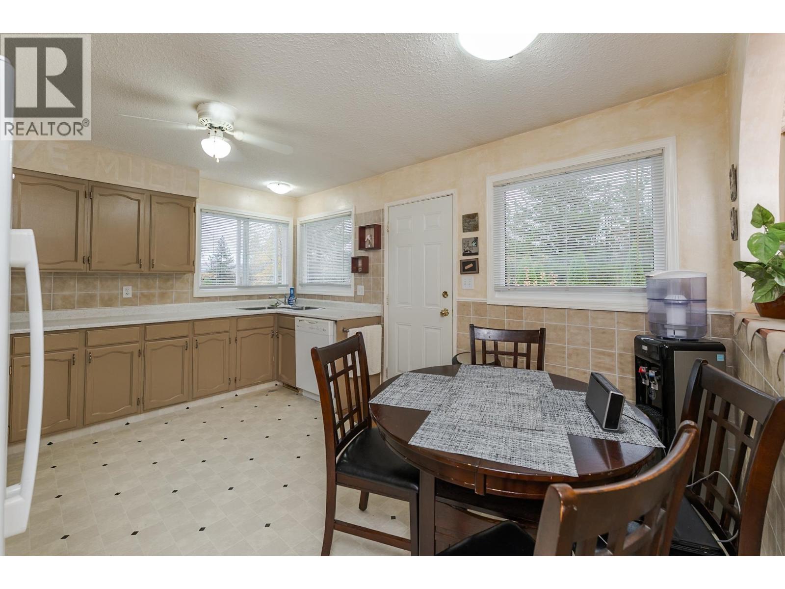 1164 STIRLING DRIVE - 21
