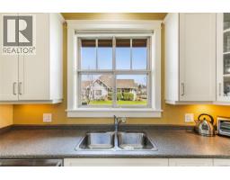 421 Poets Trail Dr, Nanaimo, BC V9R7B1 Photo 14