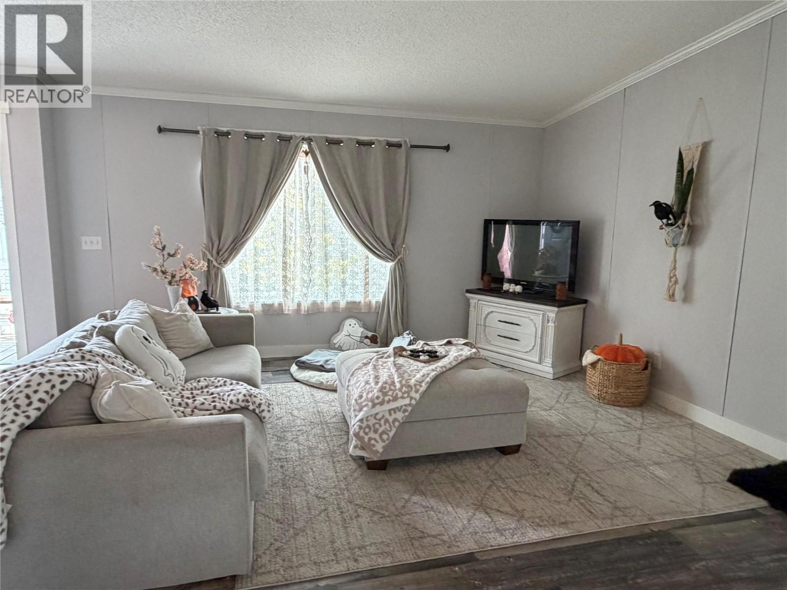 #15 1705 Hillier Road - 18