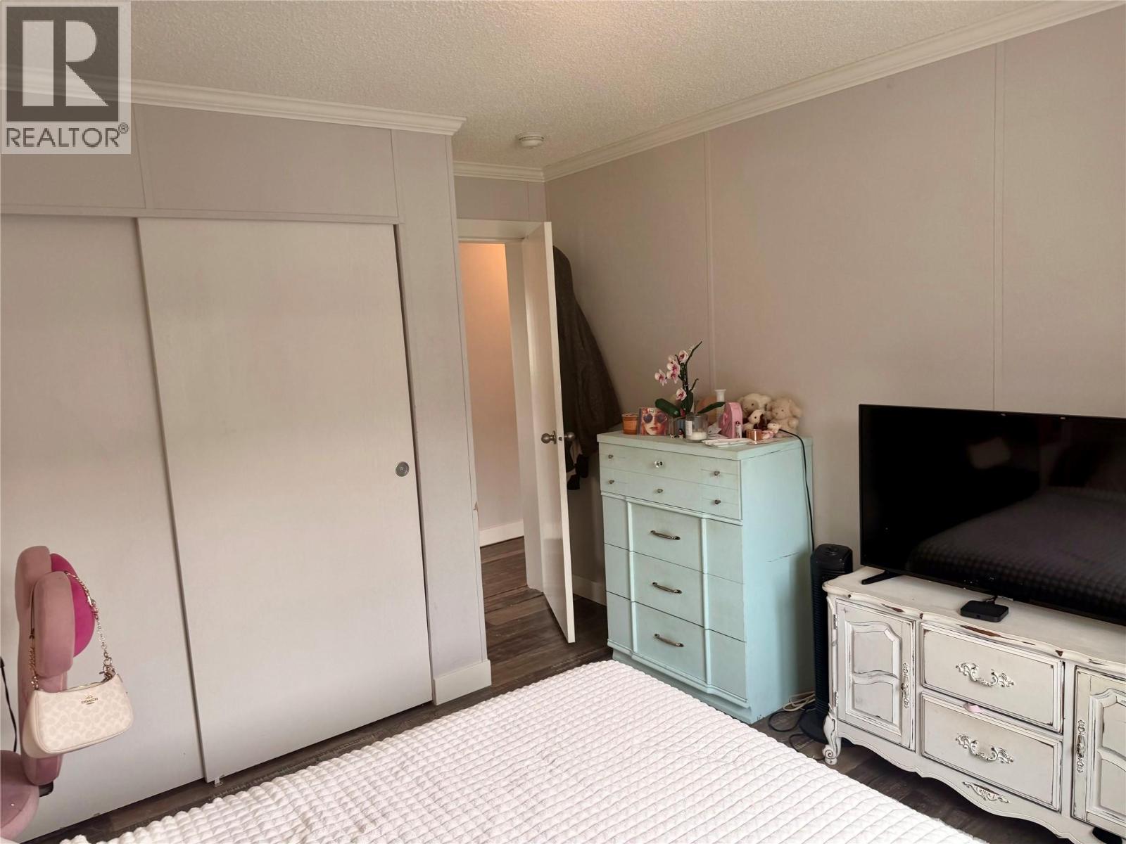 #15 1705 Hillier Road - 25