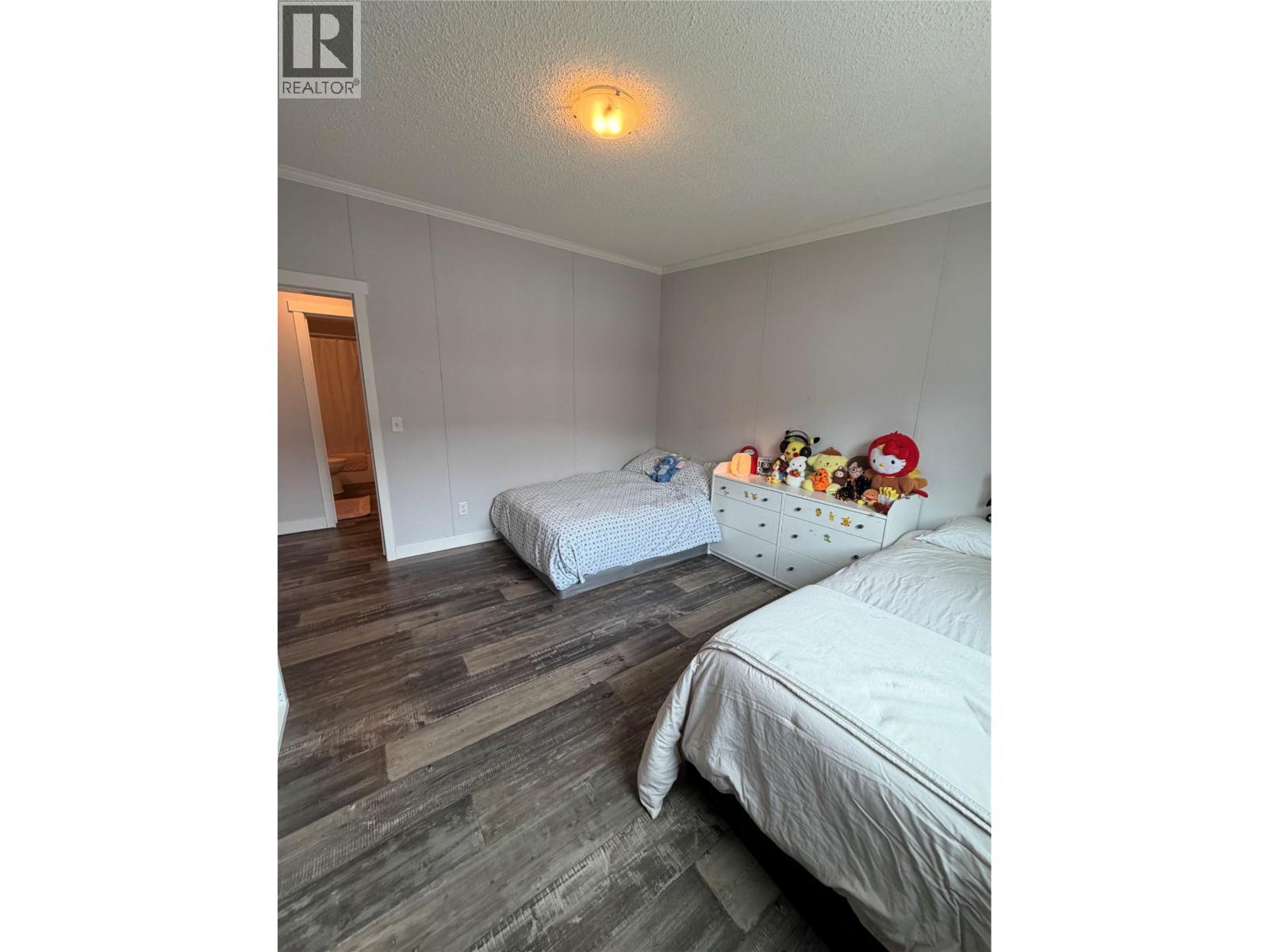 15 1705 Hillier Road, Sicamous