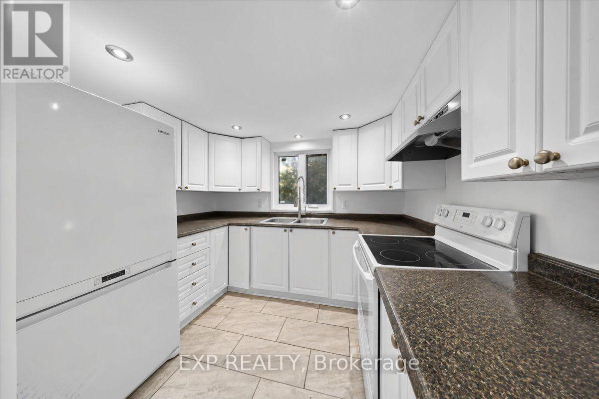 445 HILSON AVENUE, Ottawa — photo 8