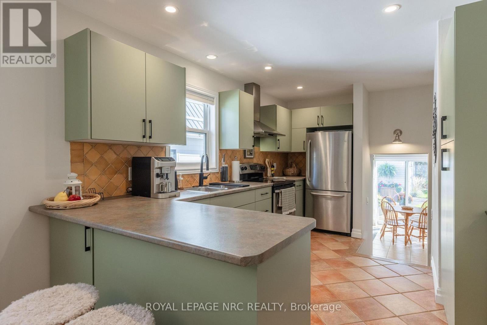 6496 CASWELL STREET, Niagara Falls (Stamford) — photo 12