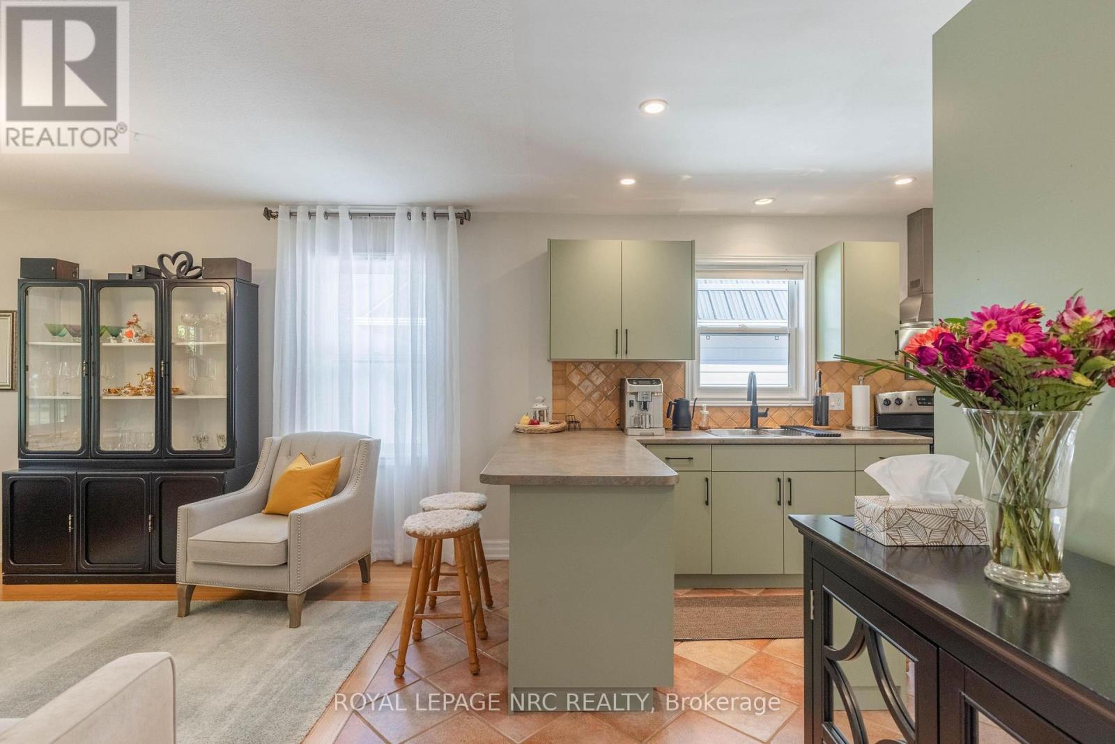 6496 Caswell Street — photo 14