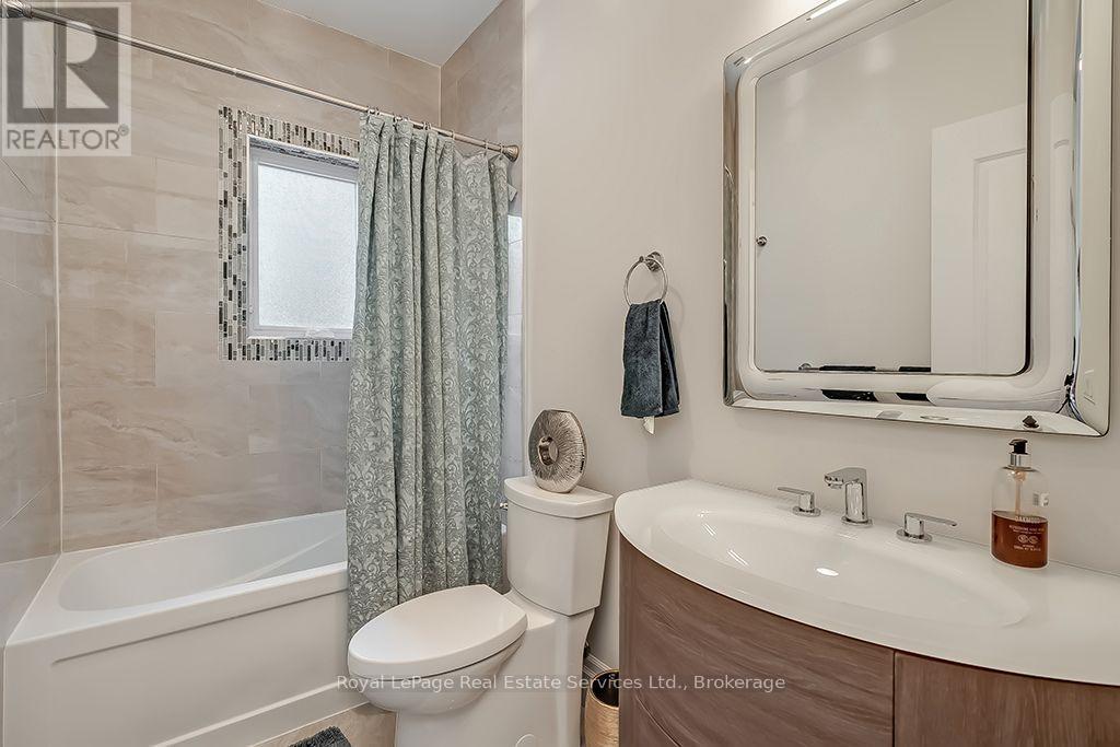 124 PALISER COURT - 35