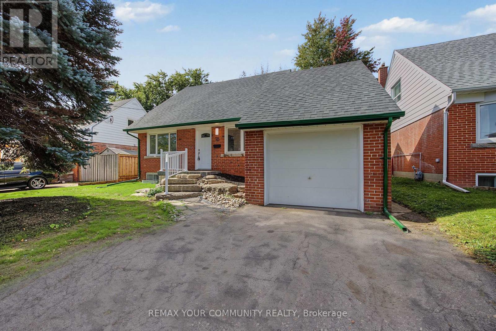18 ROBERTSFIELD CRESCENT - 2