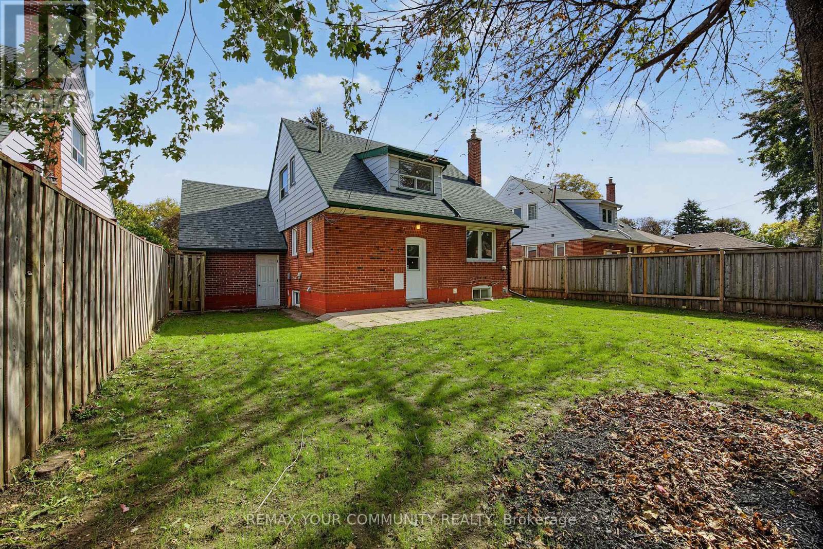 18 Robertsfield Crescent, Toronto, ON photo 46