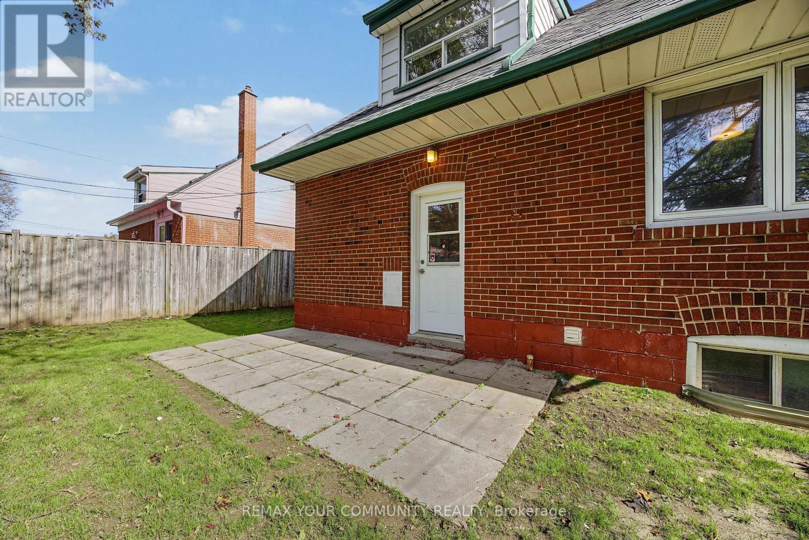 18 Robertsfield Crescent, Toronto, ON photo 47