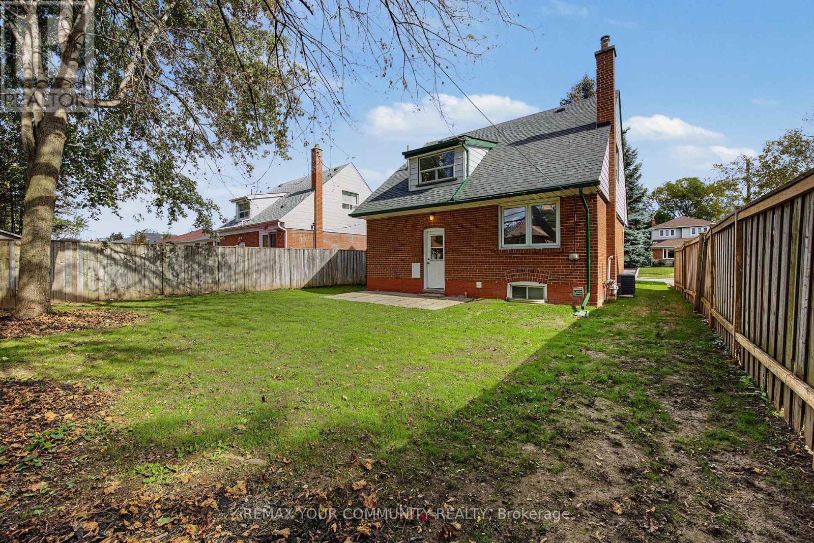 18 Robertsfield Crescent, Toronto, ON photo 48