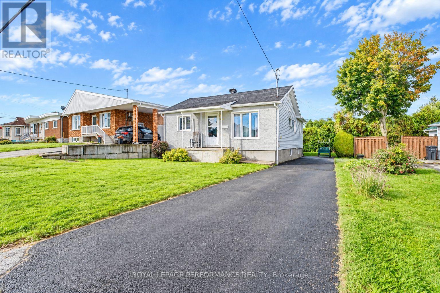 514 CATHERINE STREET, Hawkesbury — photo 2