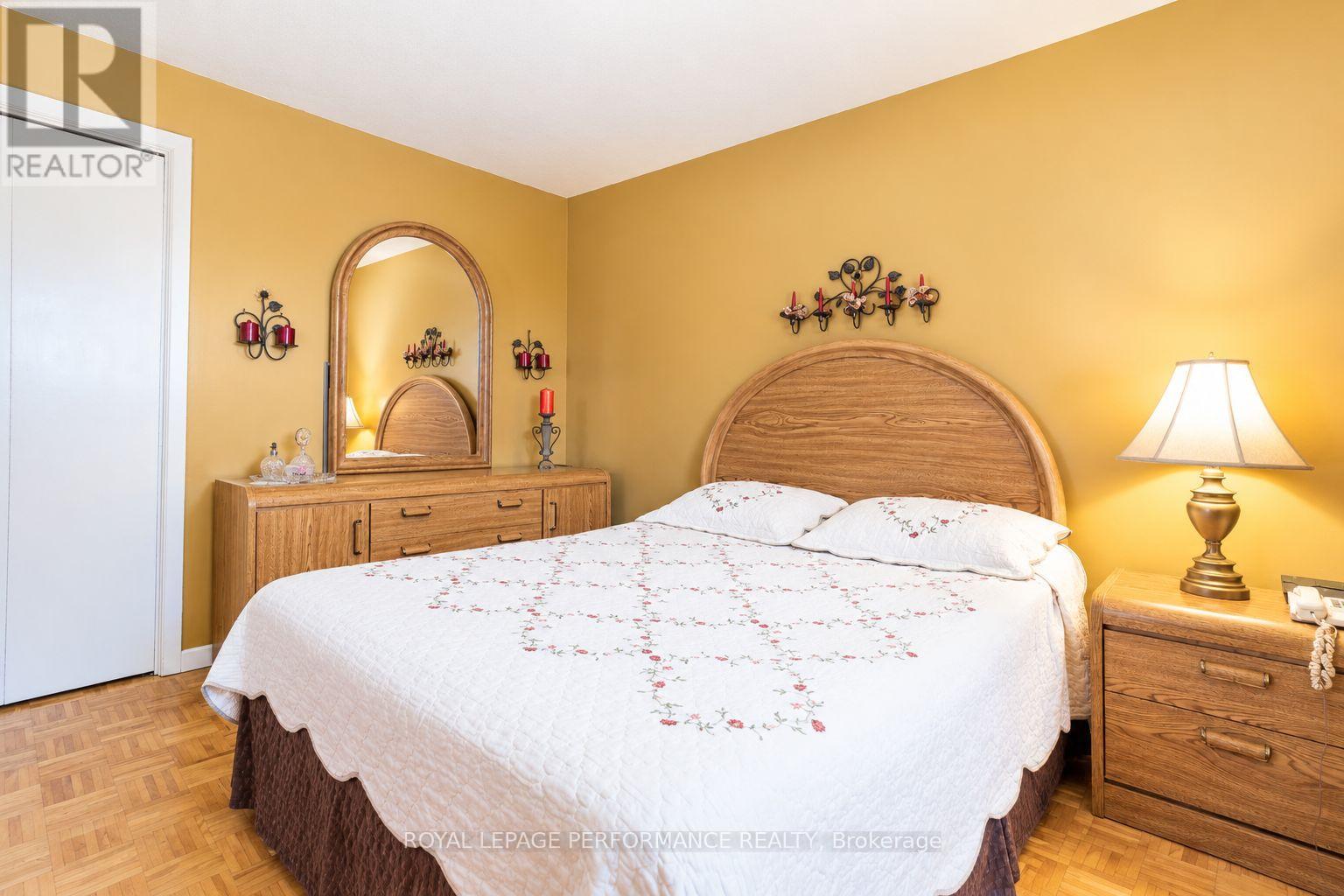 514 Catherine Street — photo 20