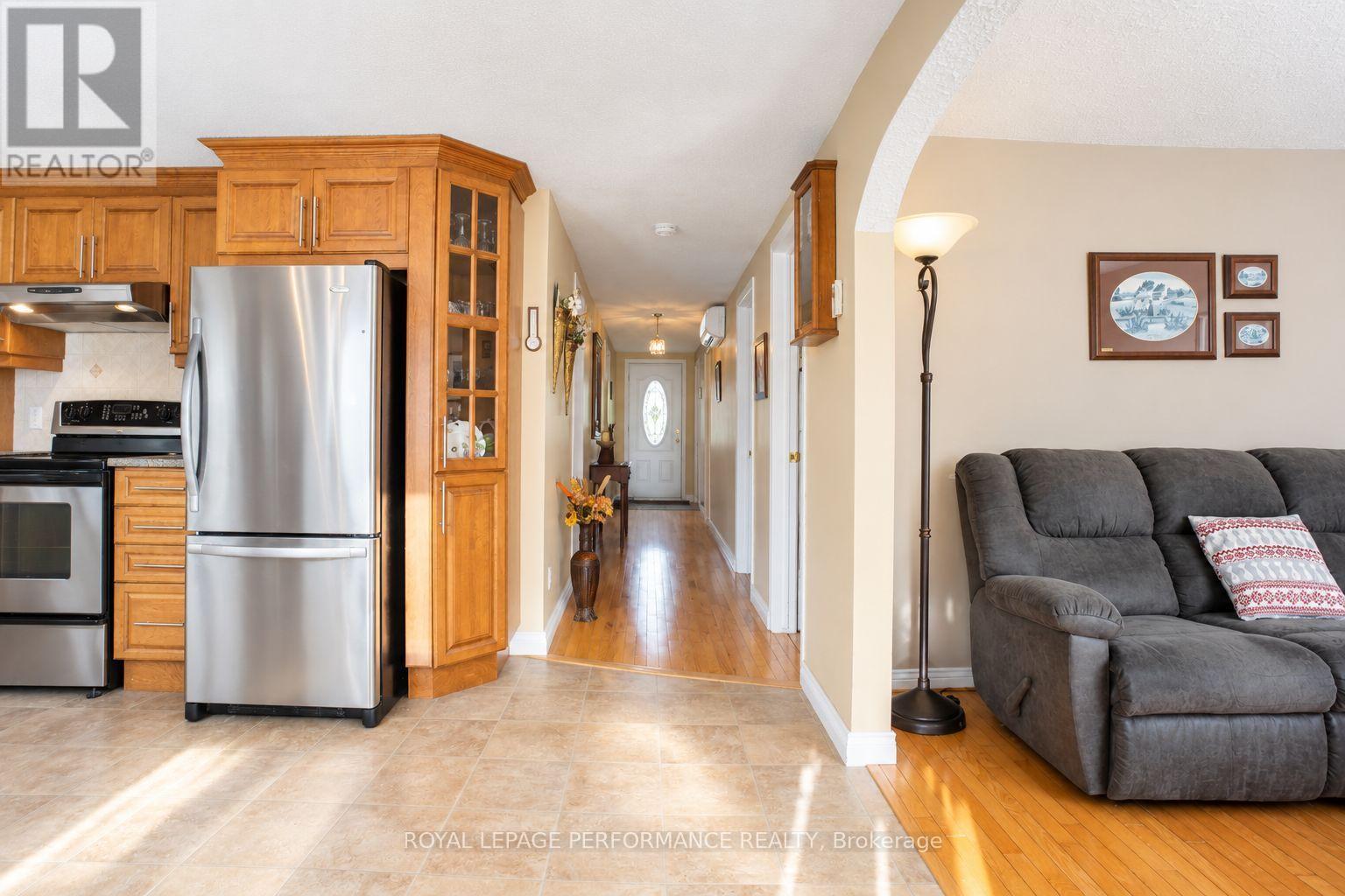 514 CATHERINE STREET, Hawkesbury — photo 4