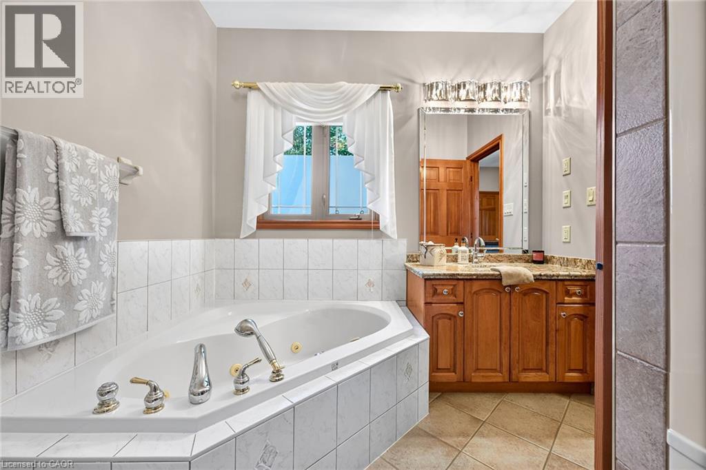 219 JACQUELINE Boulevard - 33