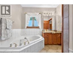 219 Jacqueline Boulevard, Hamilton, ON L9B2T6 Photo 33