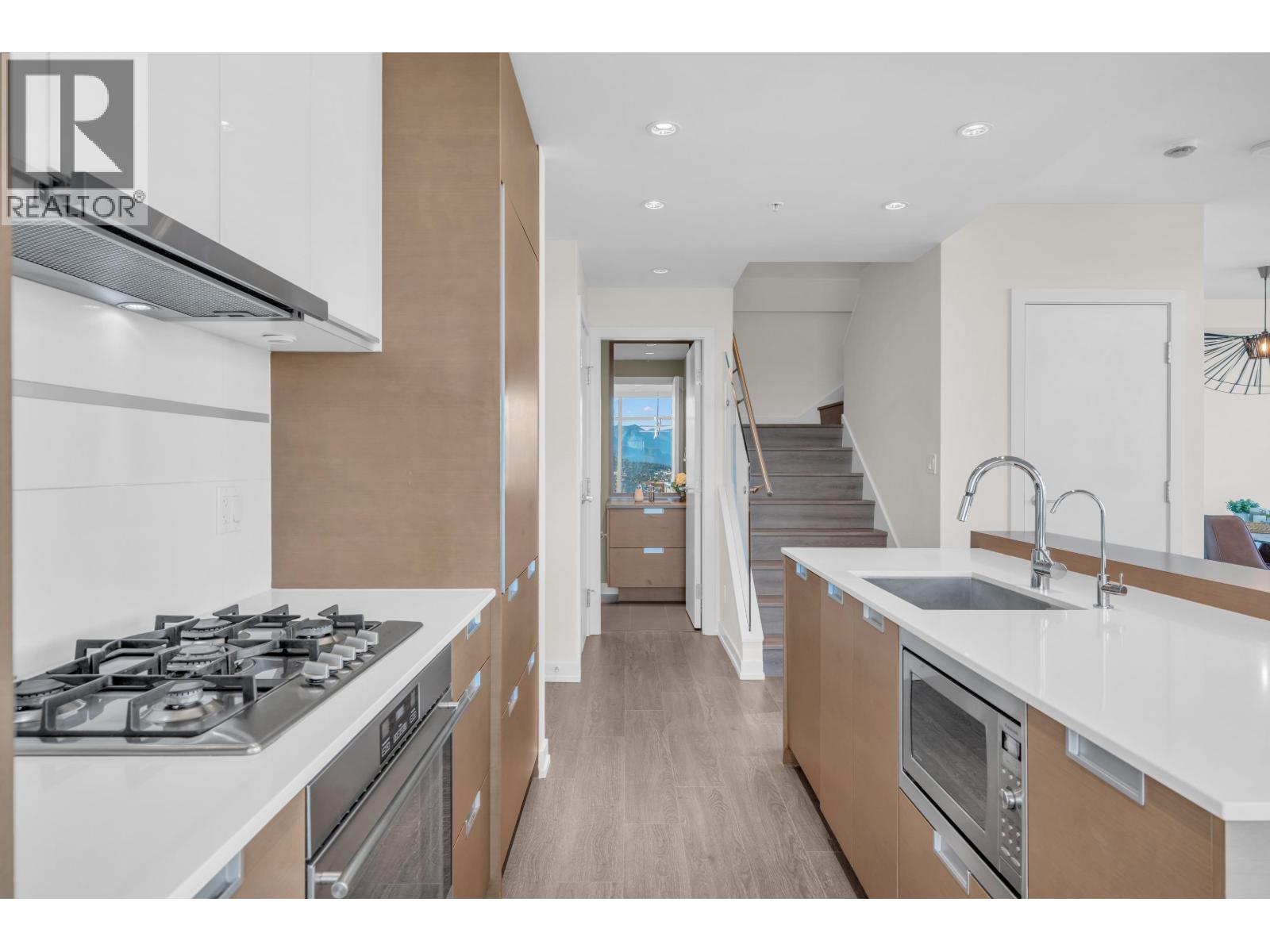 Photo of 3203 4688 KINGSWAY 10