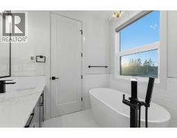 631 55 Avenue SW - photo 31
