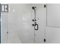 631 55 Avenue SW - photo 30
