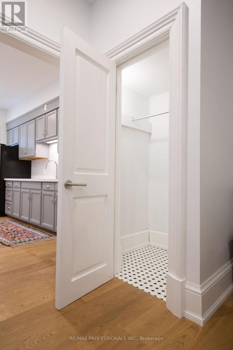 124 Close Avenue, Toronto, ON photo 41