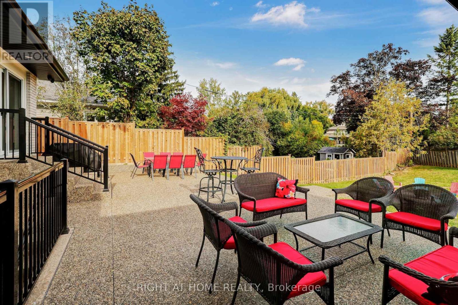 139 Third Line, Oakville, ON photo 40