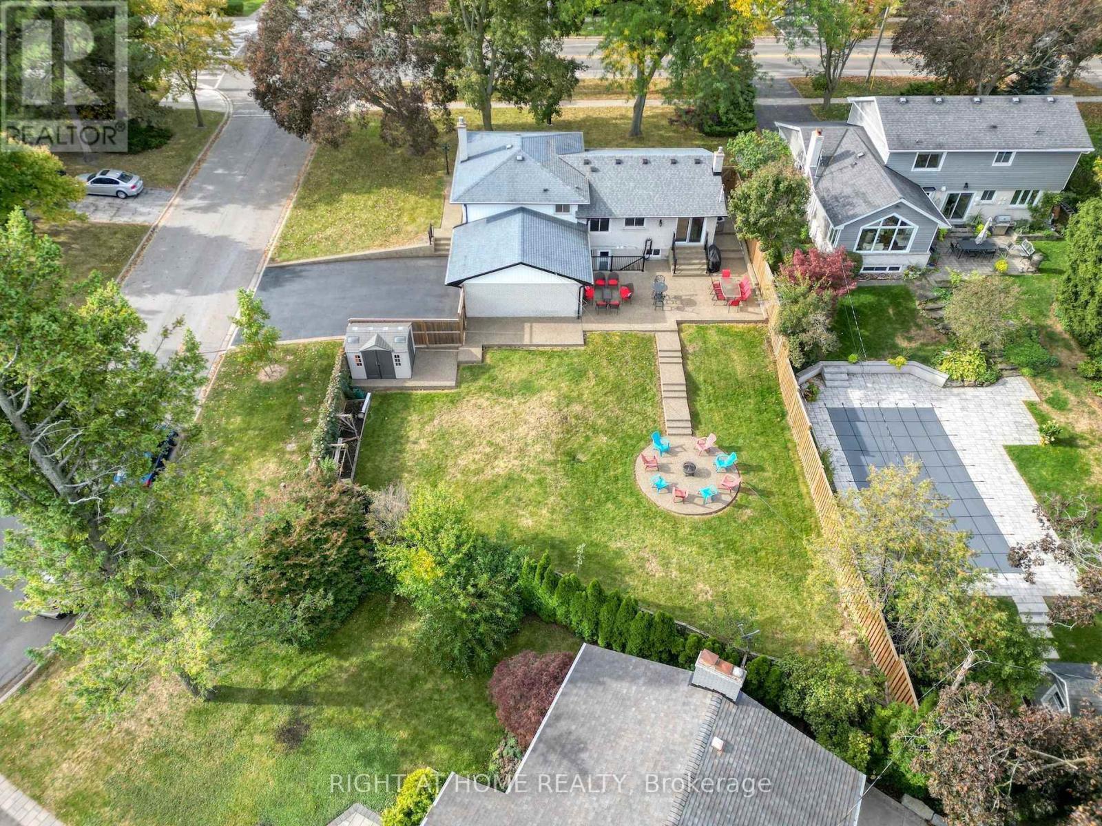 139 Third Line, Oakville, ON photo 44