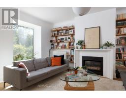 Kitchen - 226 Wright Avenue, Toronto, ON M6R1L3 Photo 8