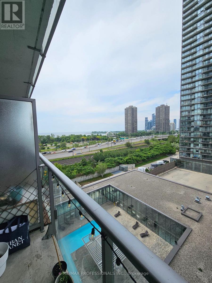 103 The Queensway Avenue — photo 20