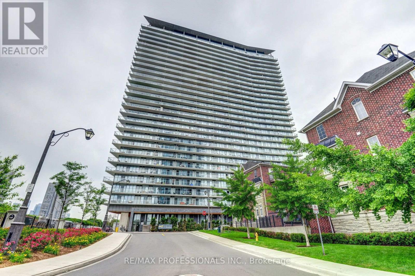 103 The Queensway Avenue — photo 21