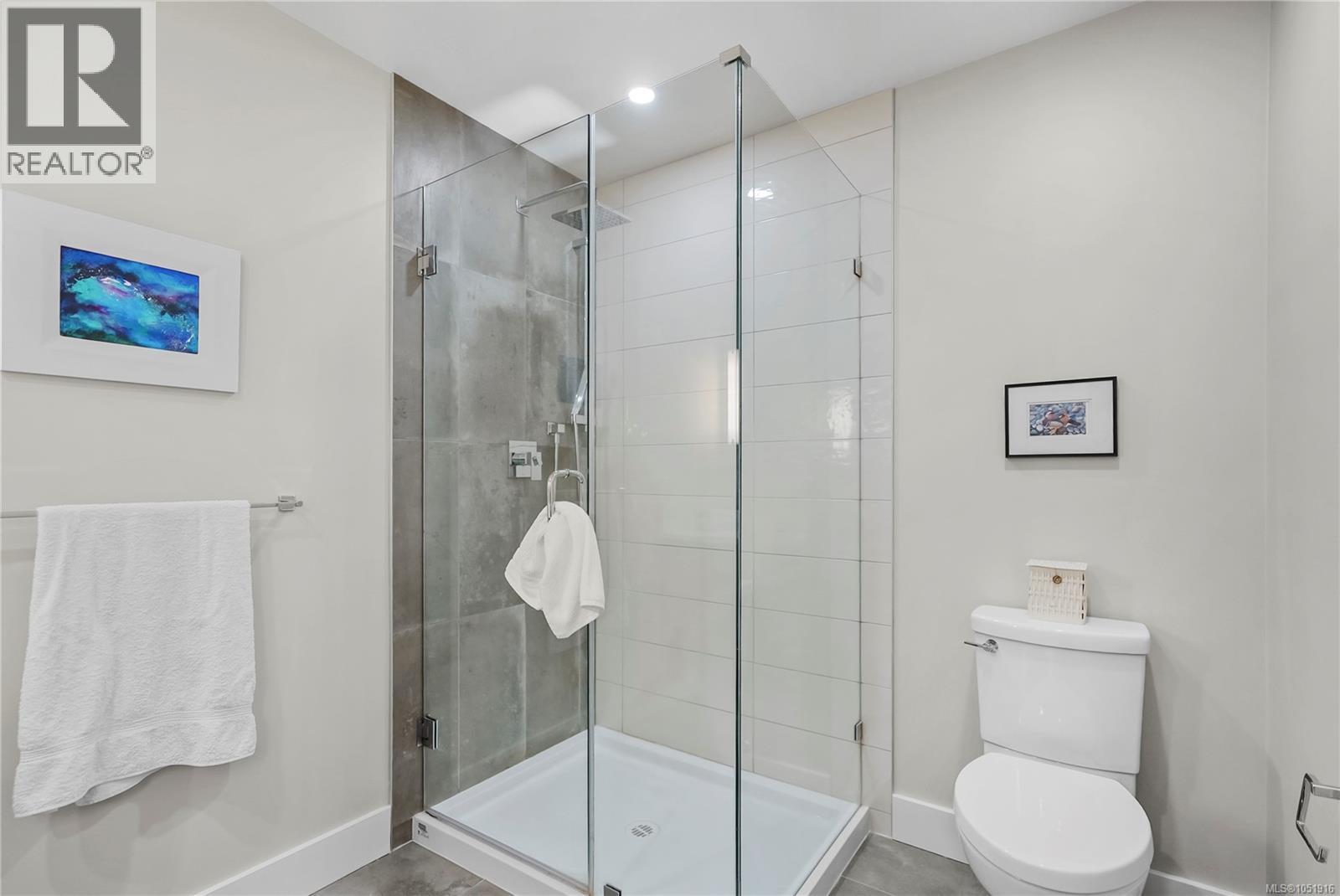 303 741 Travino Lane, Saanich