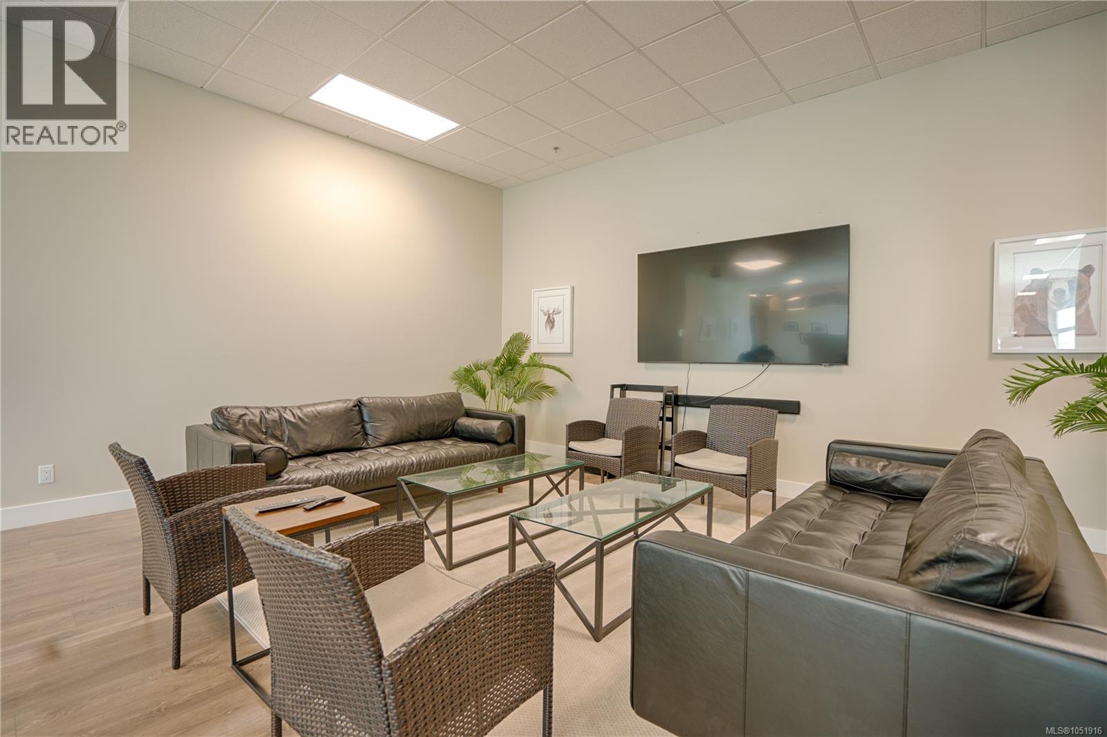 303 741 Travino Lane, Saanich