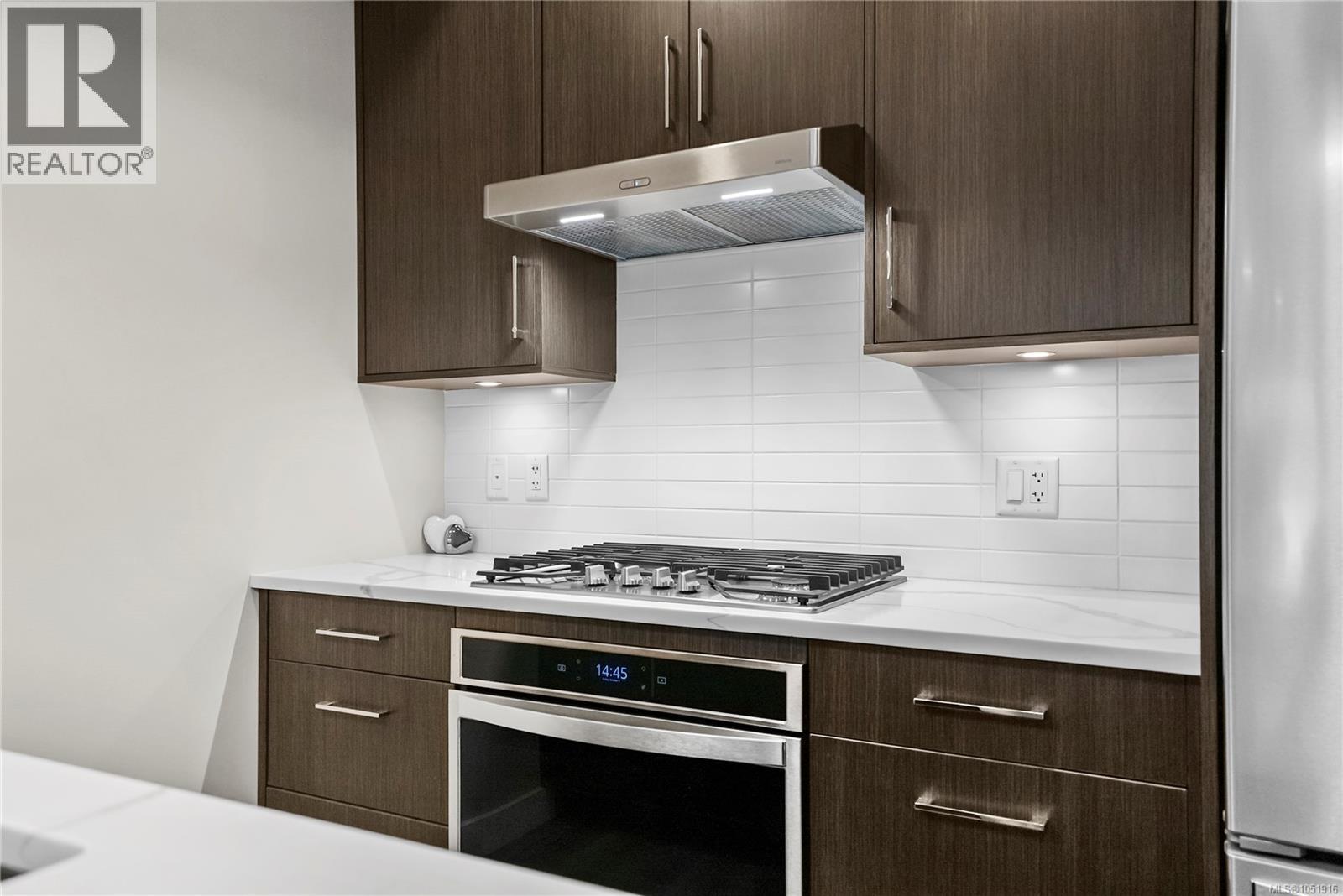 303 741 Travino Lane, Saanich
