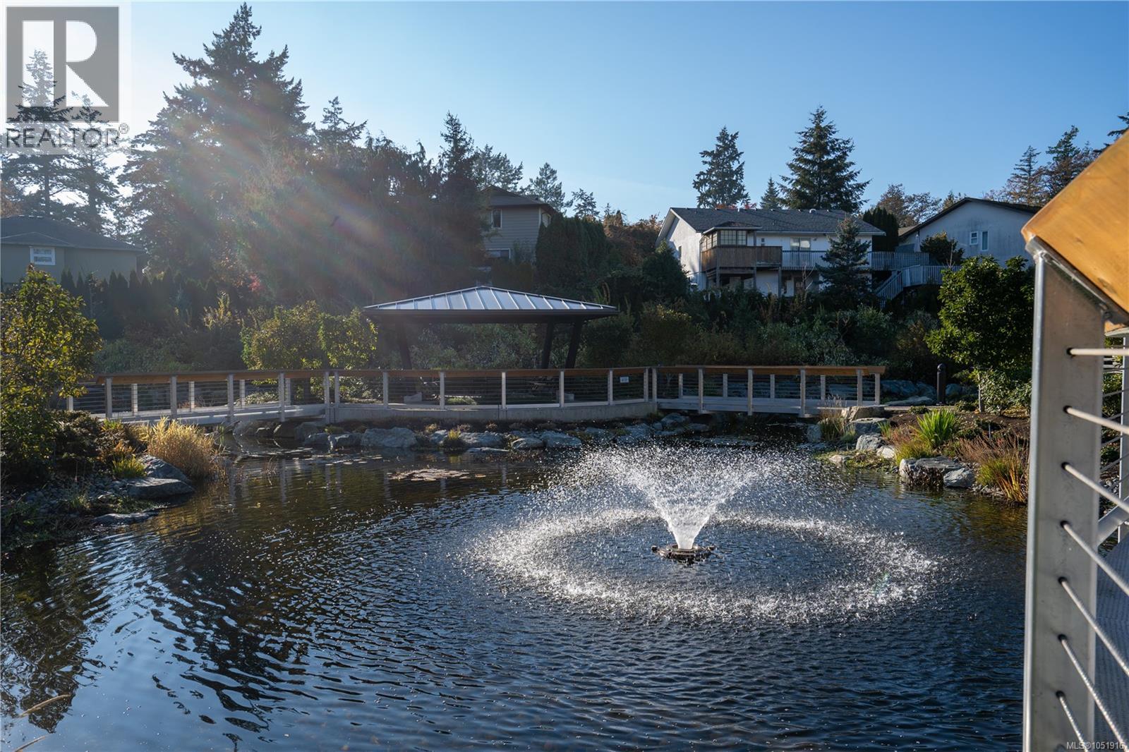 303 741 Travino Lane, Saanich