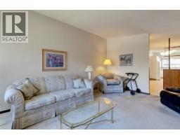 Living room - 1440 Braemar Street, Kelowna, BC V1Y3X3 Photo 10