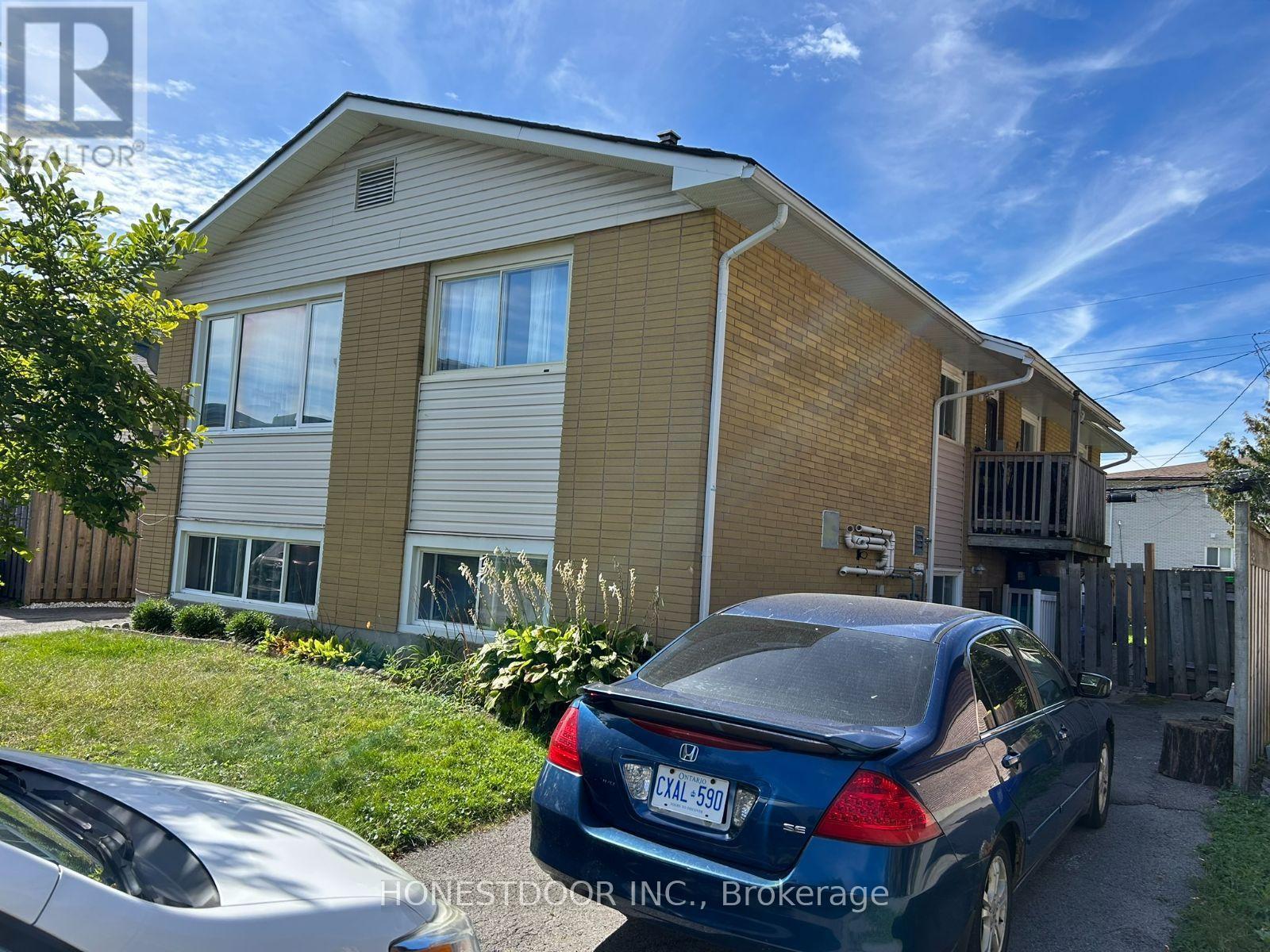 928 RANDOLPH AVENUE, Windsor — photo 2