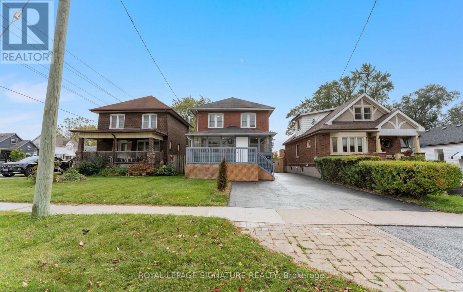 317 Gliddon Avenue, Oshawa, ON photo 2