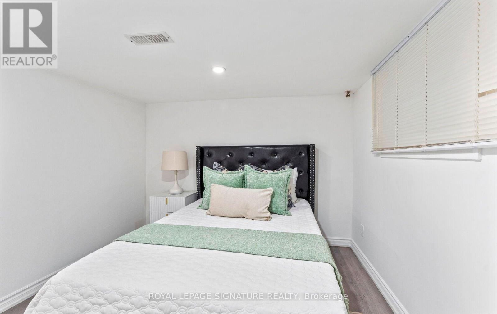 317 Gliddon Avenue, Oshawa, ON photo 33
