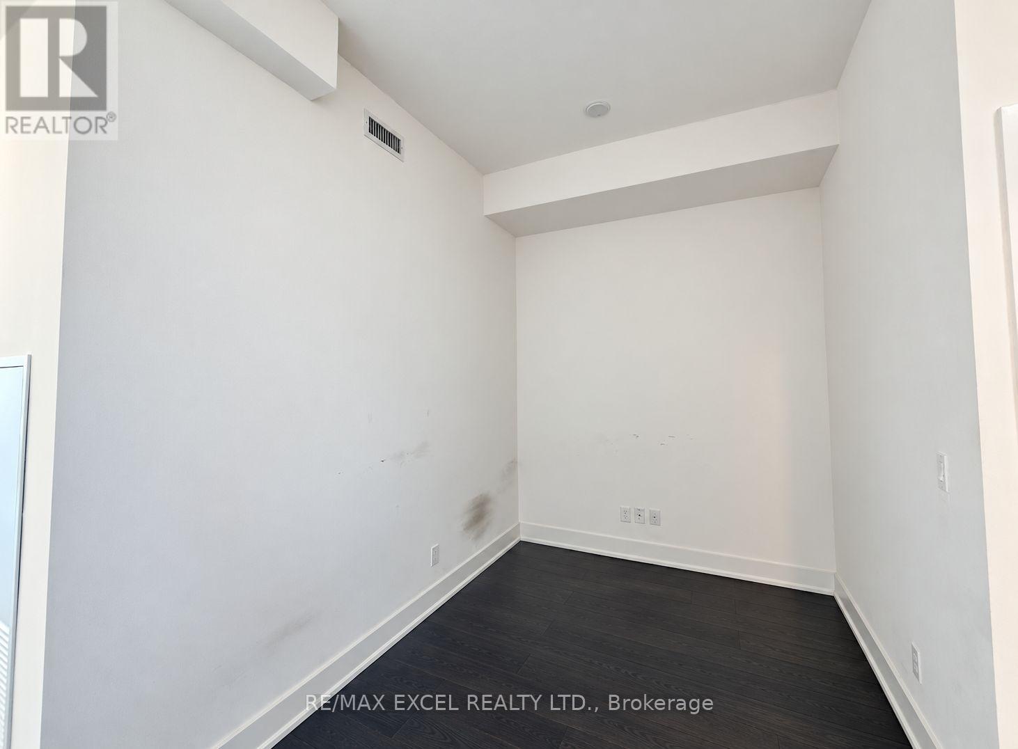 180 Enterprise Boulevard — photo 11